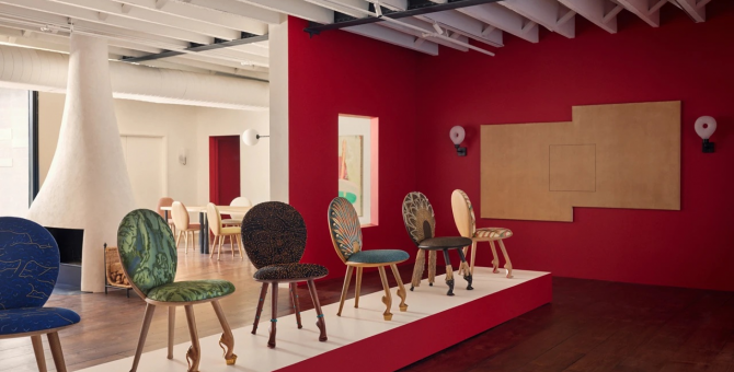 Французский дизайнер интерьеров Пьер Йованович и Кристиан Лубутен выпустили коллекцию стульев